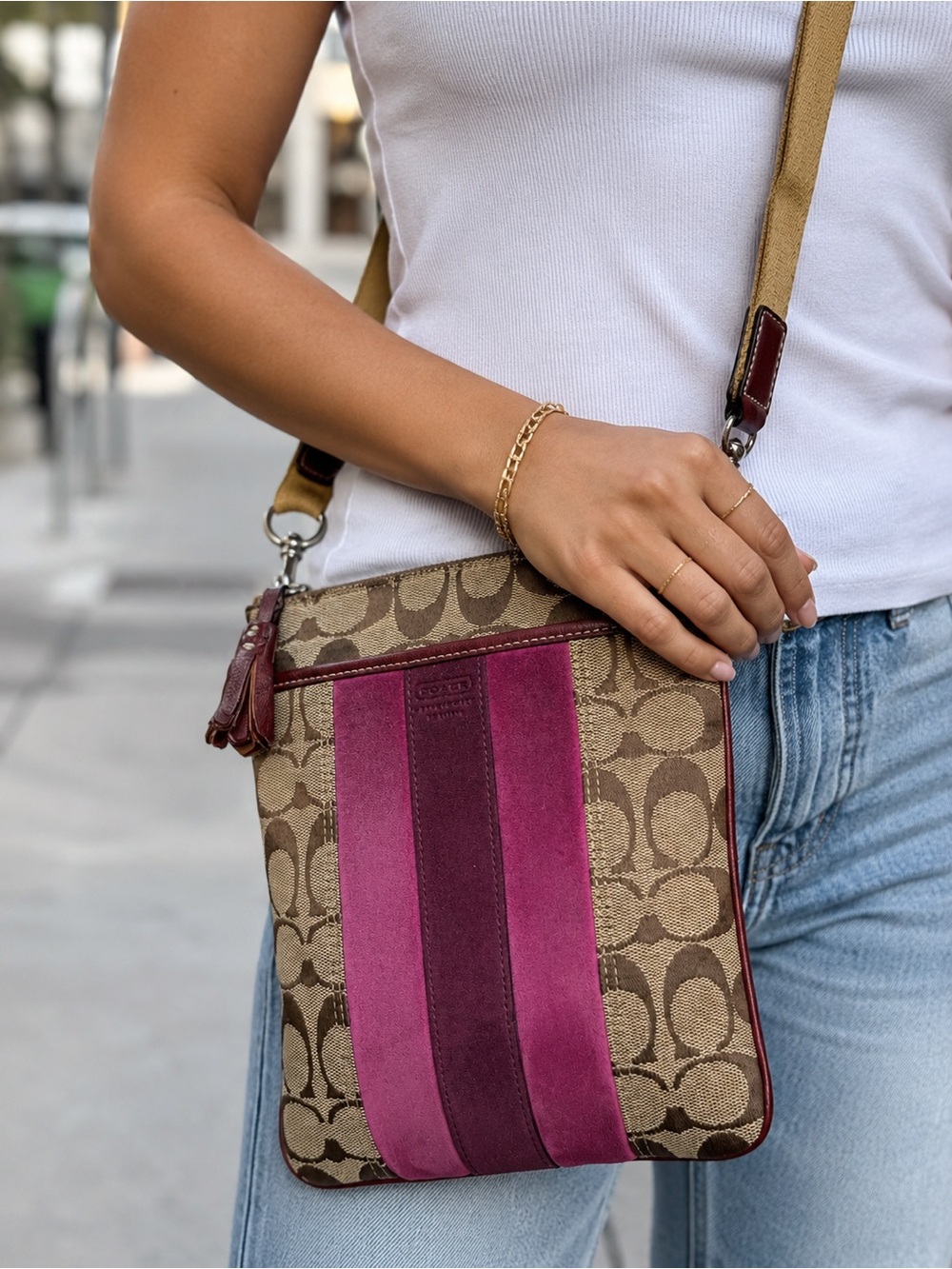 COACH 🎆 Signature Suede, Leather Crossbody Bag, Tan & Burgundy, Monogrammed Logo - Picture 16 of 16